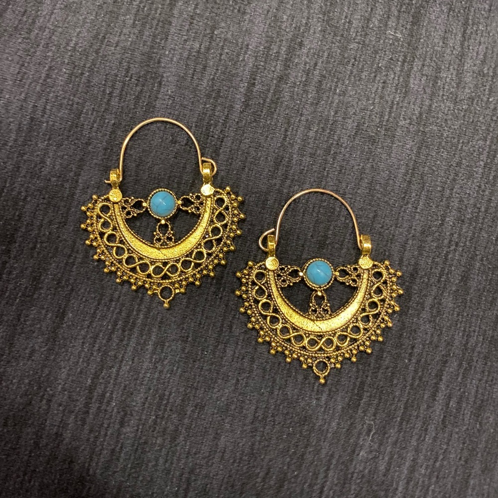 NWOT 🛍 Bundle for DISCOUNTS off Merch or Shipping